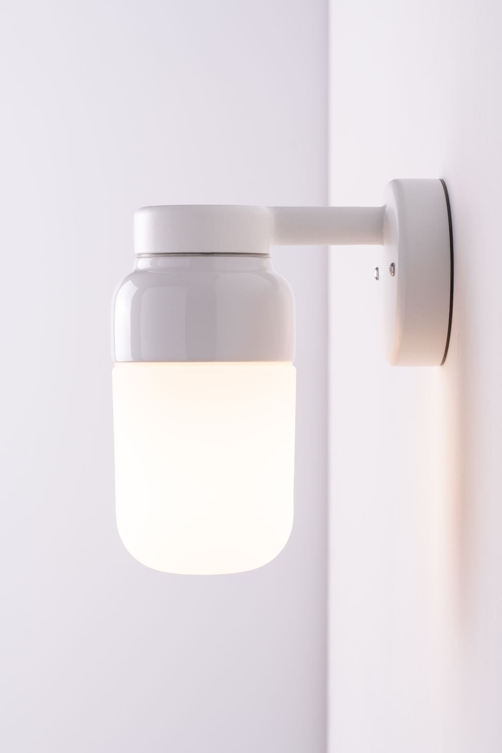 Ohm Wandleuchte 100/210 Ø84.5mm IP44 | Ifö Electric