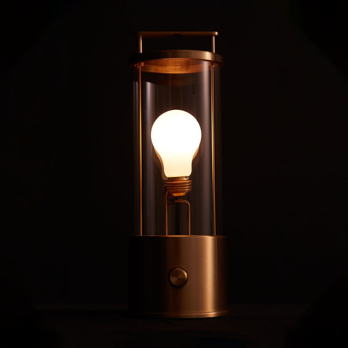 The Muse Akkulaterne 2.0 Solid Brass | Tala