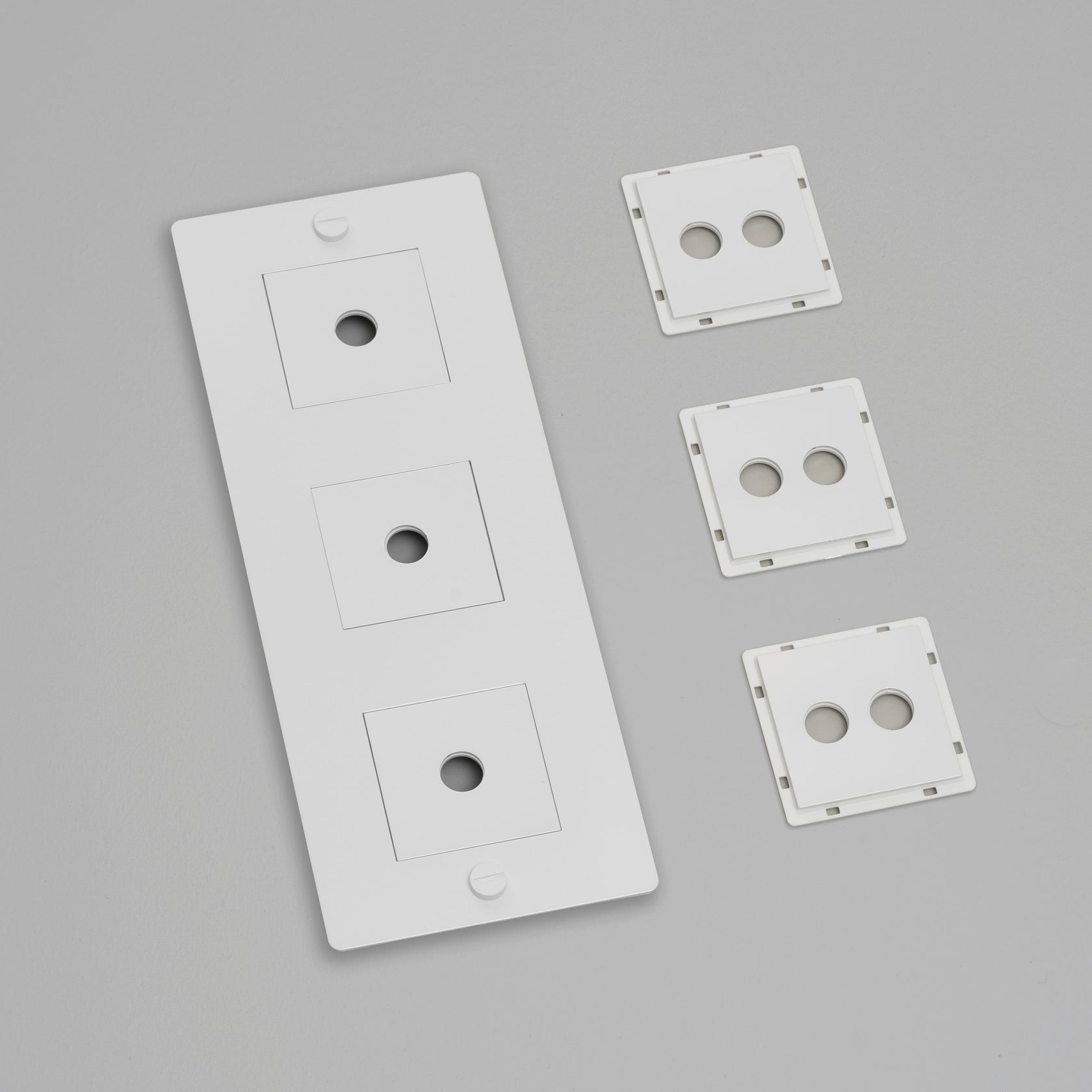 1G/2G wall bracket for dimmers and switches 3-fold 