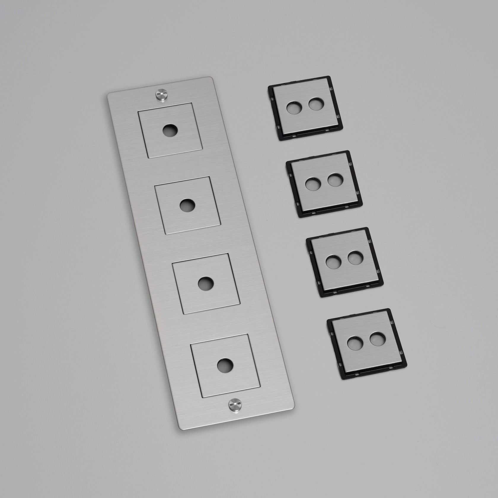 1G/2G-Wandhalterung für Dimmer und Schalter 4-fach