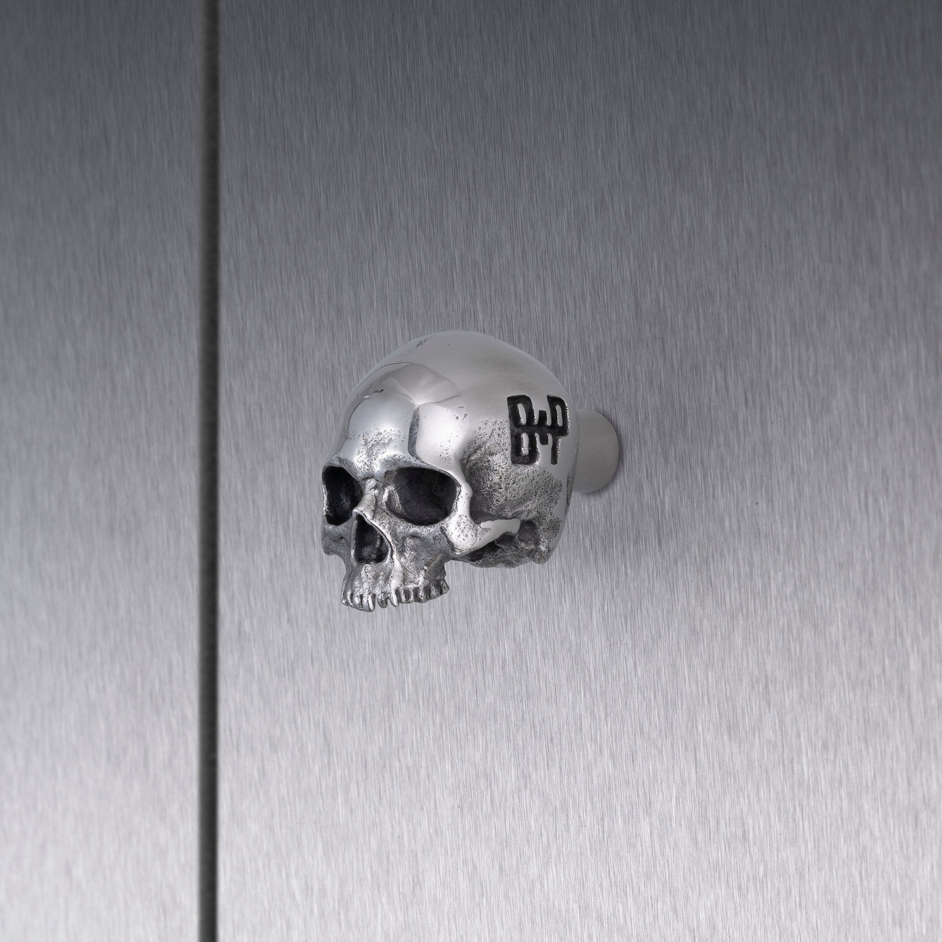 "Skull" doorknob 
